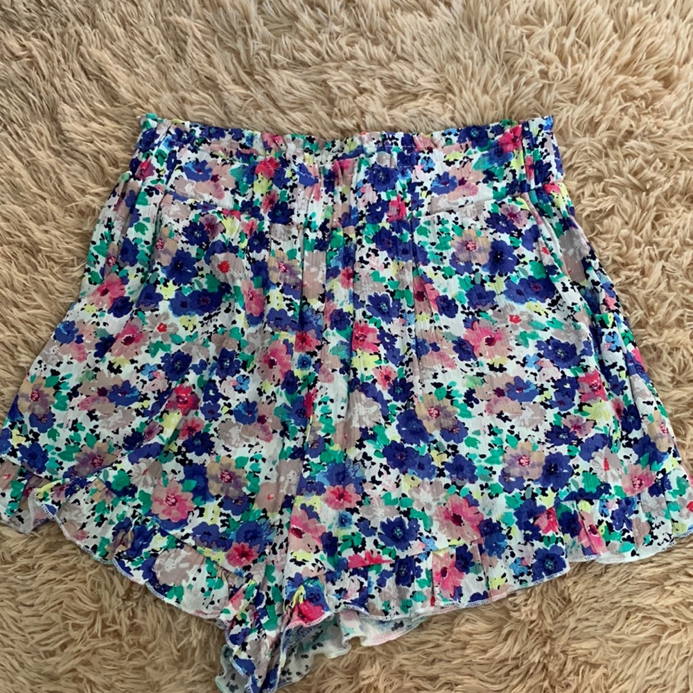 Floral flowy shorts